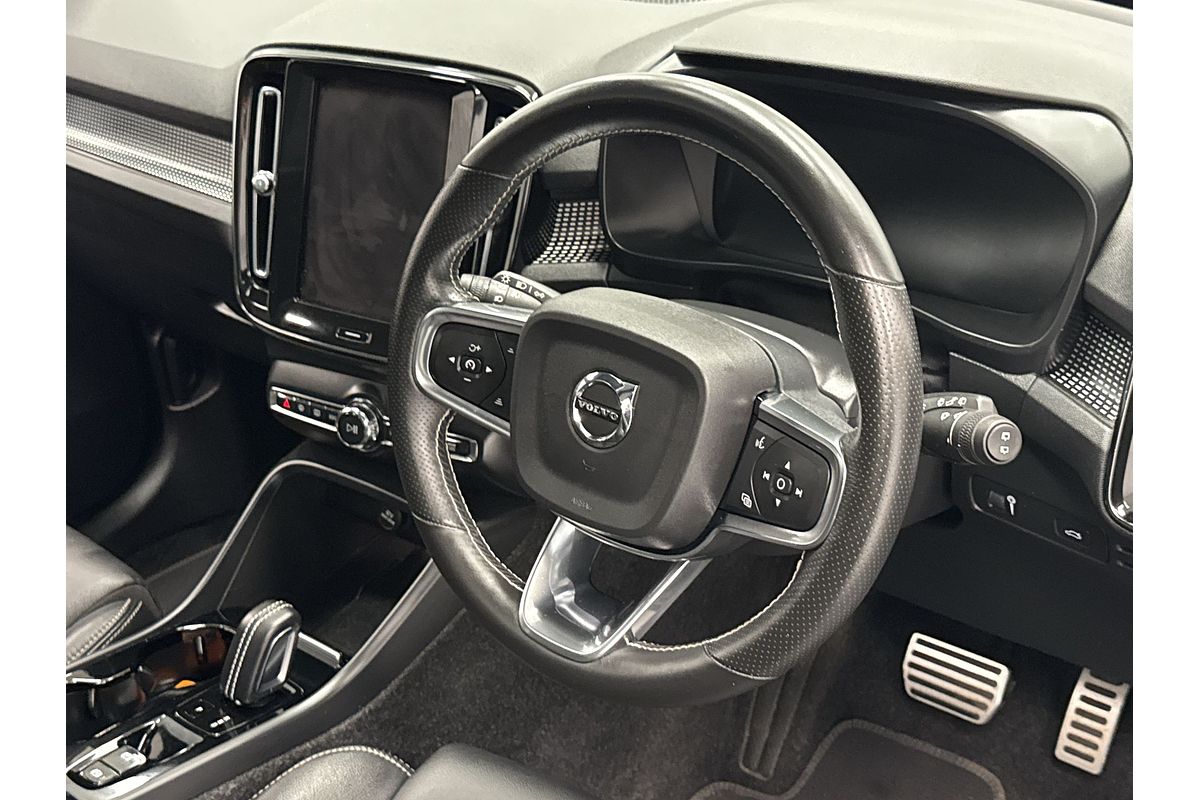 2021 Volvo XC40 T5 R-Design