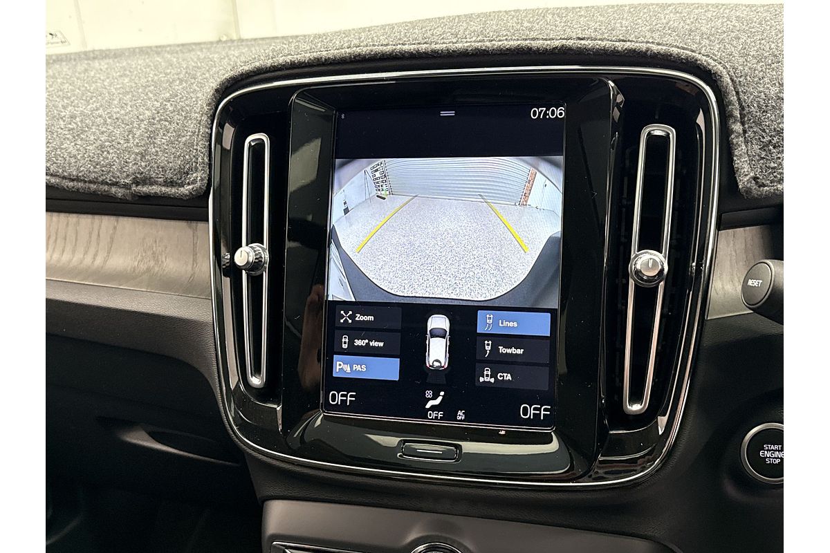 2022 Volvo XC40 T4 Inscription