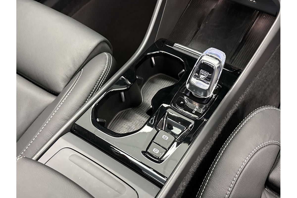 2022 Volvo XC40 T4 Inscription