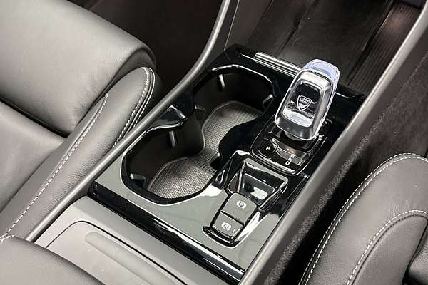 2022 Volvo XC40 T4 Inscription