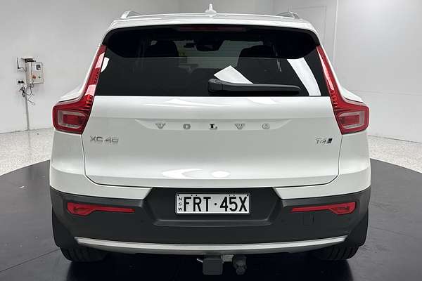2022 Volvo XC40 T4 Inscription