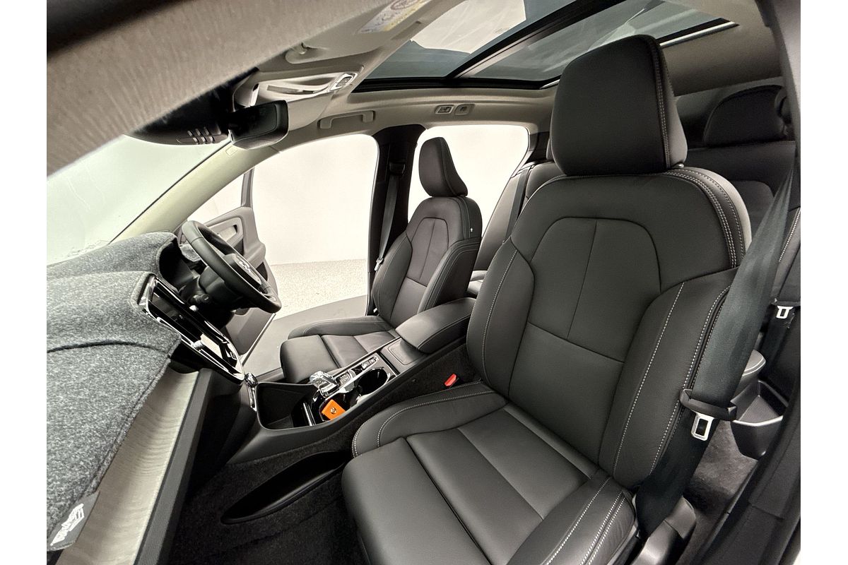 2022 Volvo XC40 T4 Inscription