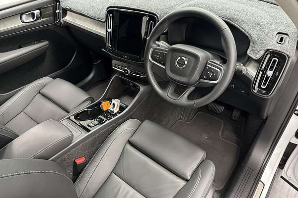 2022 Volvo XC40 T4 Inscription