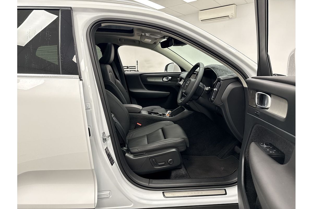 2022 Volvo XC40 T4 Inscription