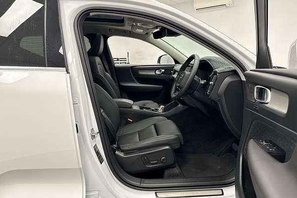 2022 Volvo XC40 T4 Inscription