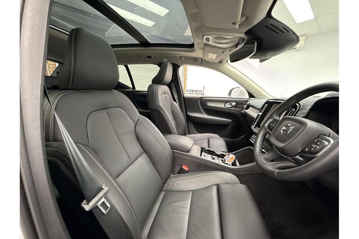 2022 Volvo XC40 T4 Inscription