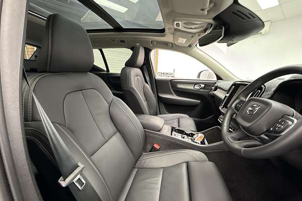 2022 Volvo XC40 T4 Inscription