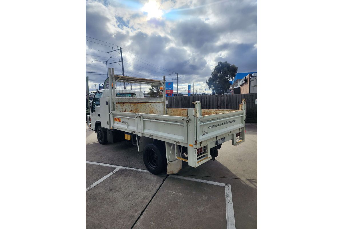 2004 Isuzu N Series NPR 250  4x2