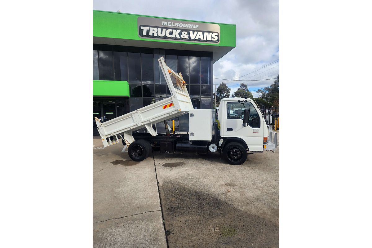 2004 Isuzu N Series NPR 250  4x2