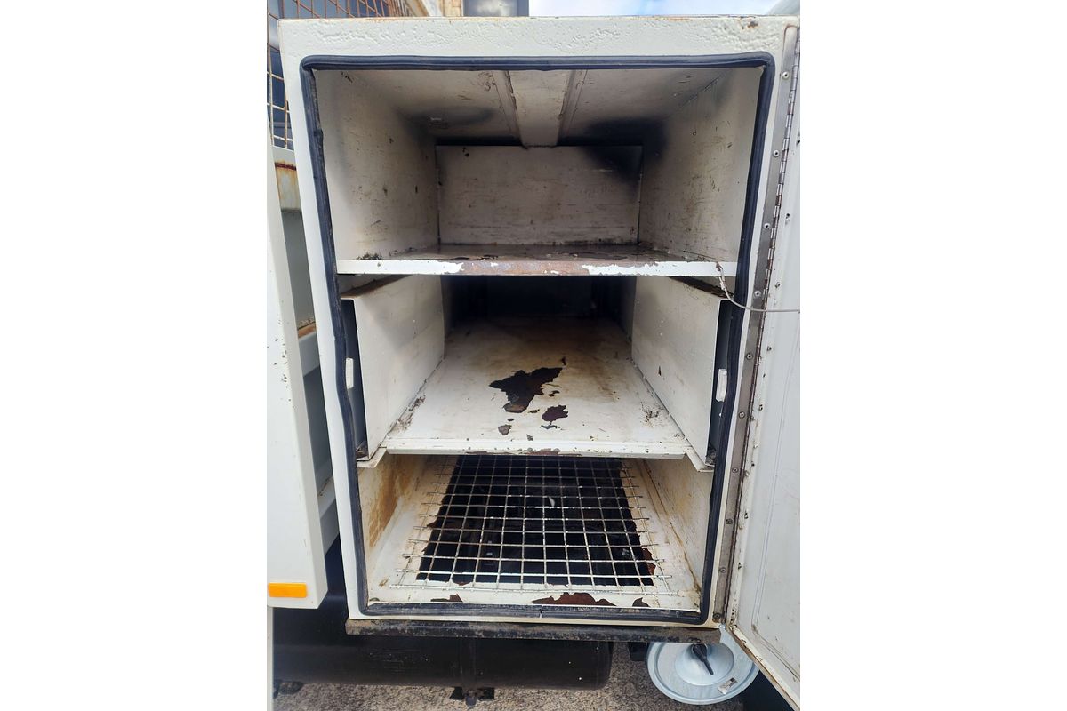 2004 Isuzu N Series NPR 250  4x2