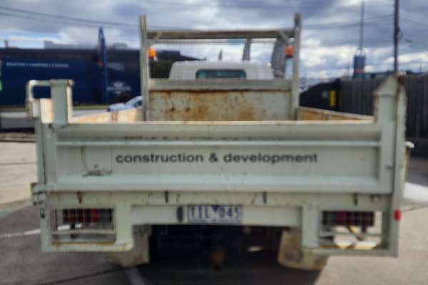 2004 Isuzu N Series NPR 250  4x2