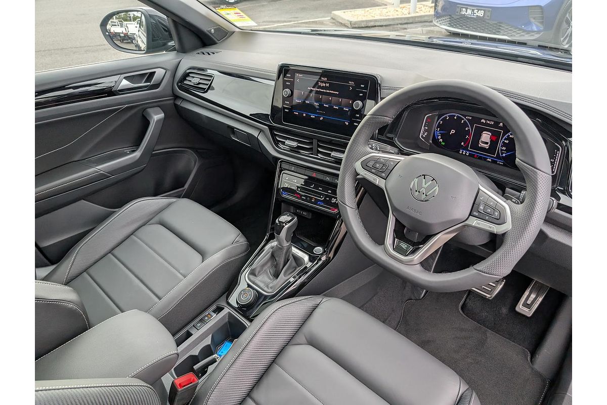 2025 Volkswagen T-Roc 140TSI R-Line D11