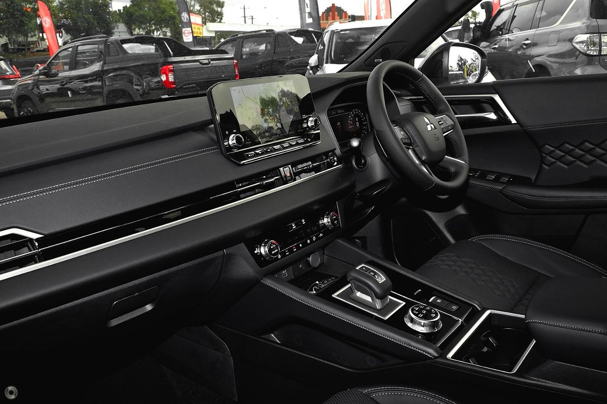 2025 Mitsubishi Outlander PHEV GSR ZM