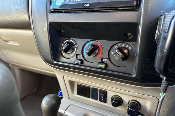2003 Nissan Patrol ST GU III