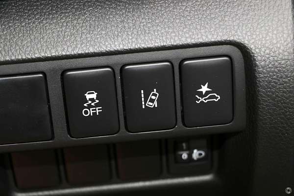 2023 Mitsubishi Eclipse Cross LS YB