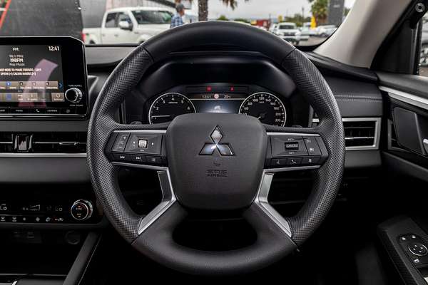 2023 Mitsubishi Outlander ES ZM
