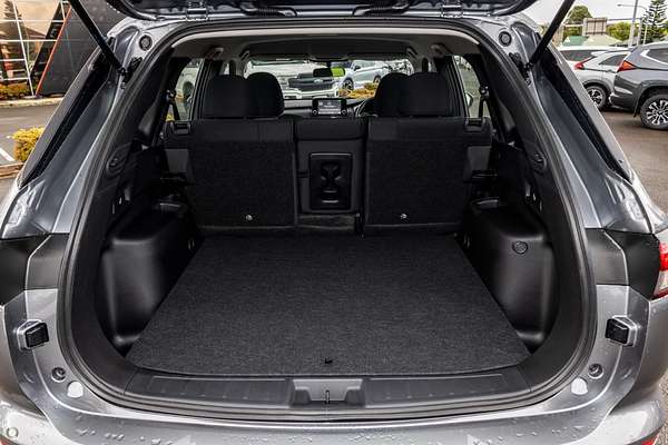 2023 Mitsubishi Outlander ES ZM