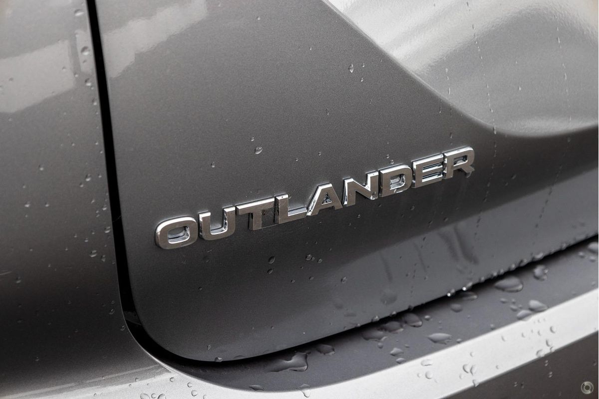 2023 Mitsubishi Outlander ES ZM
