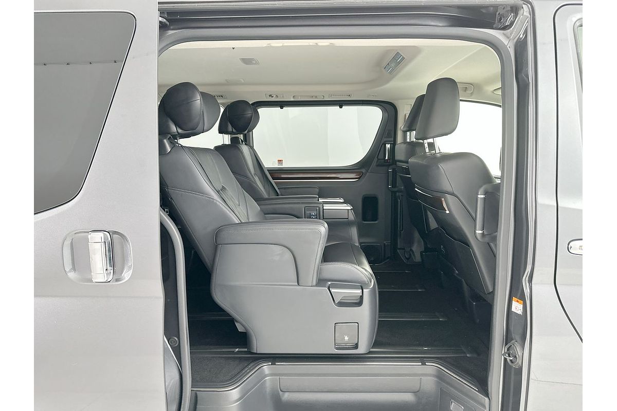 2023 Toyota Granvia VX GDH303R