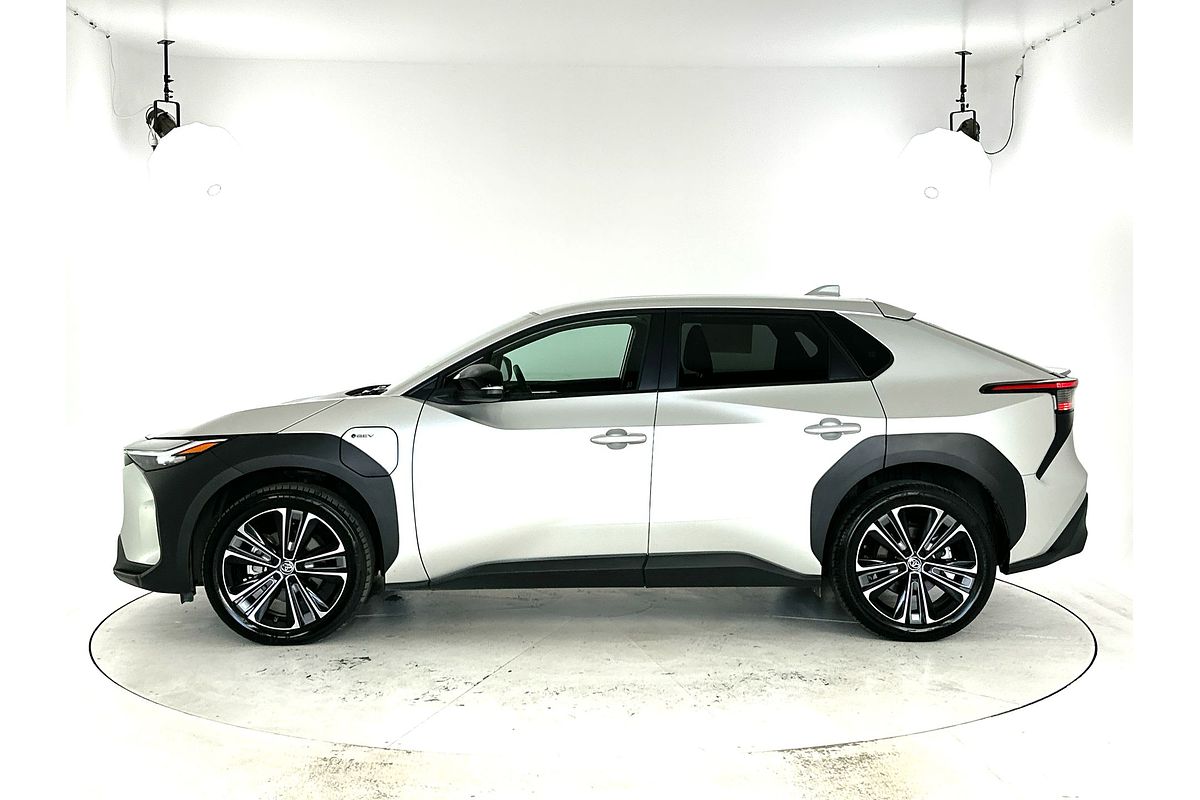 2024 Toyota bZ4X XEAM10R