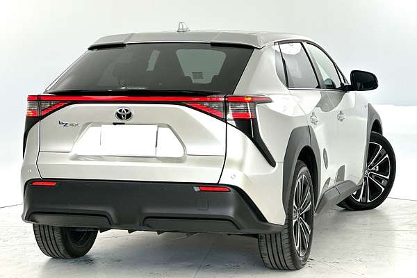 2024 Toyota bZ4X XEAM10R