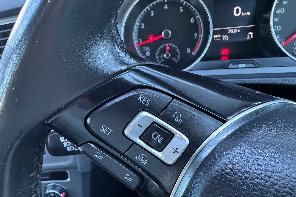 2017 Volkswagen Golf 92TSI Trendline 7