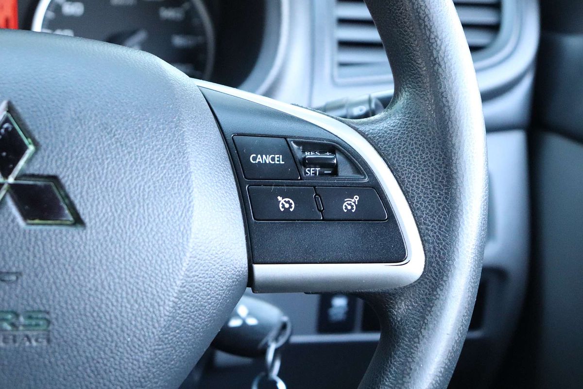 2015 Mitsubishi Triton GLX MQ 4X4