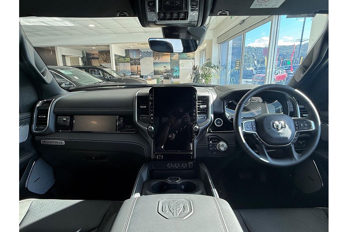 2025 RAM 1500 Laramie Sport Hurricane SO RamBox DT 4X4 SWB