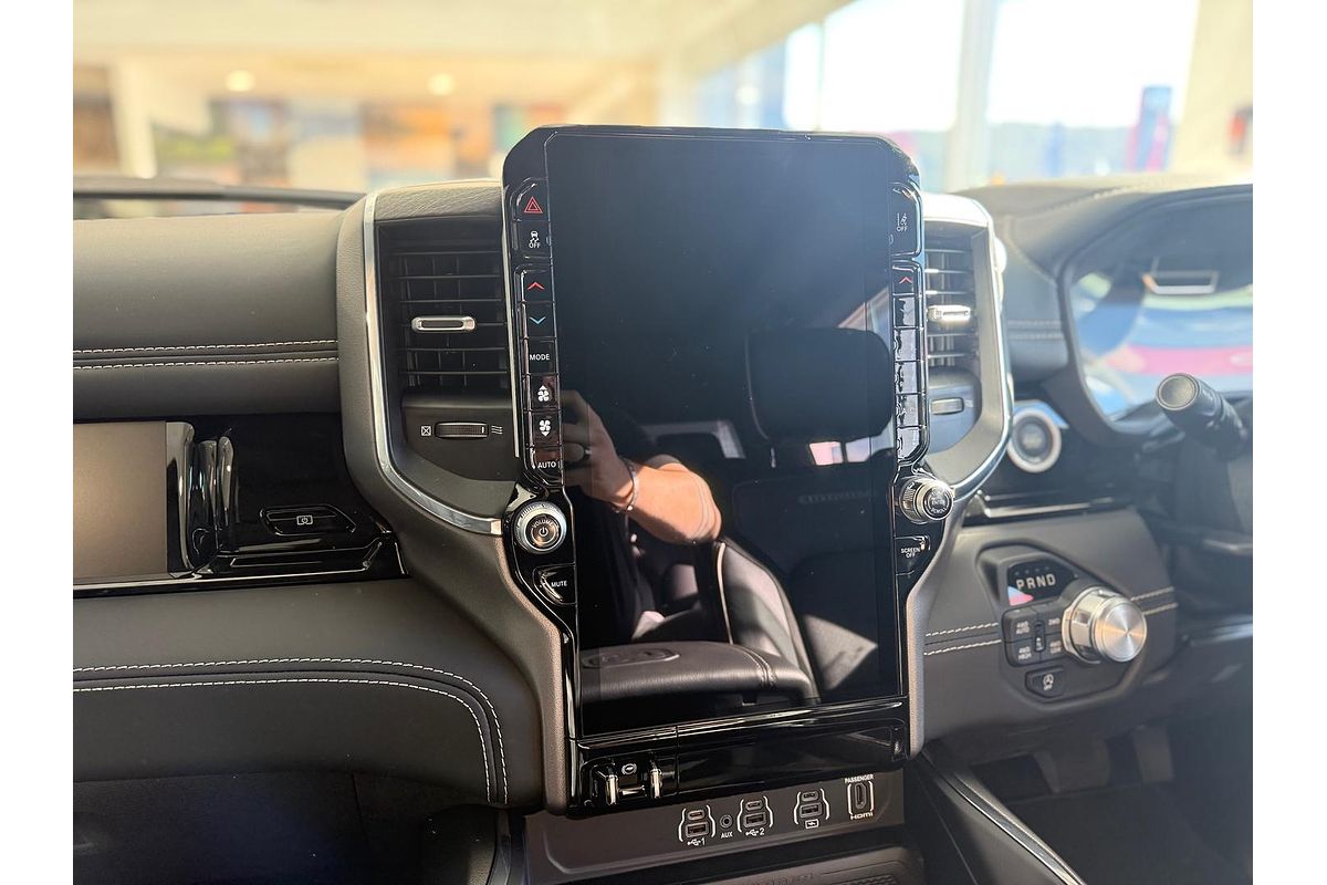 2025 RAM 1500 Laramie Sport Hurricane SO RamBox DT 4X4 SWB