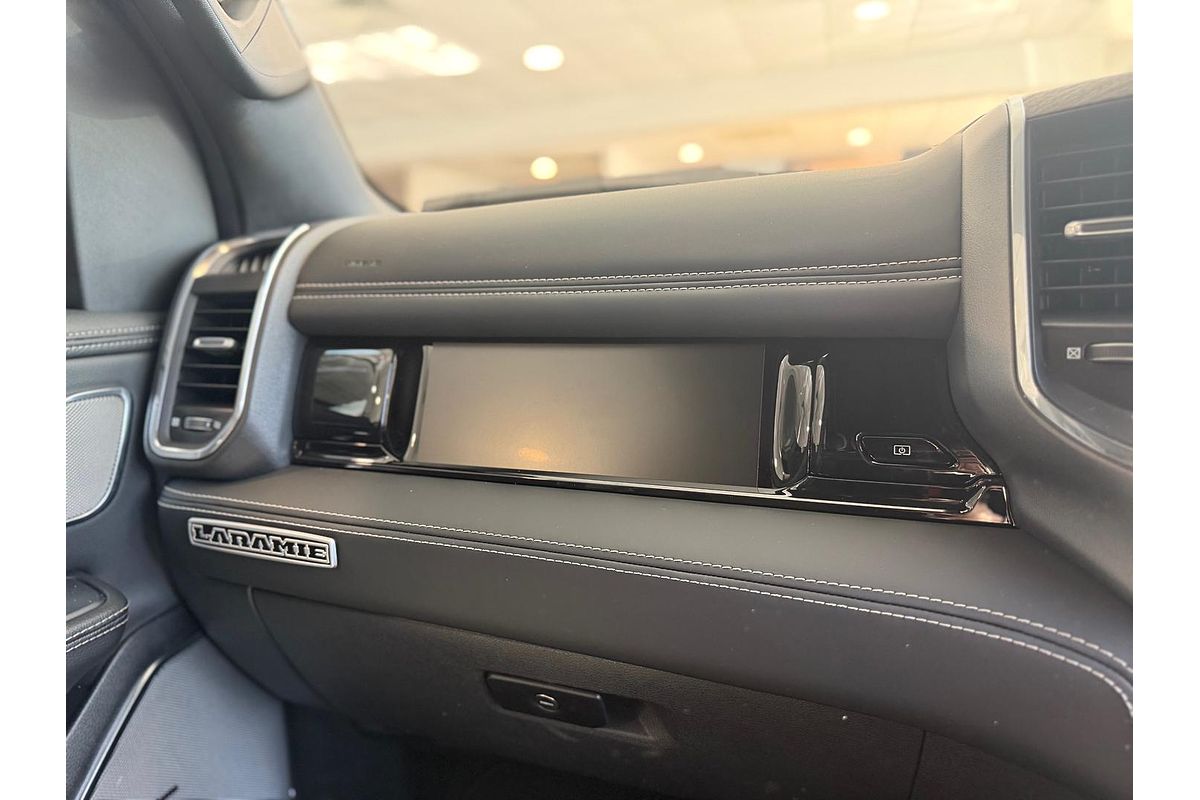 2025 RAM 1500 Laramie Sport Hurricane SO RamBox DT 4X4 SWB