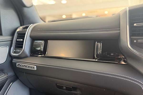 2025 RAM 1500 Laramie Sport Hurricane SO RamBox DT 4X4 SWB