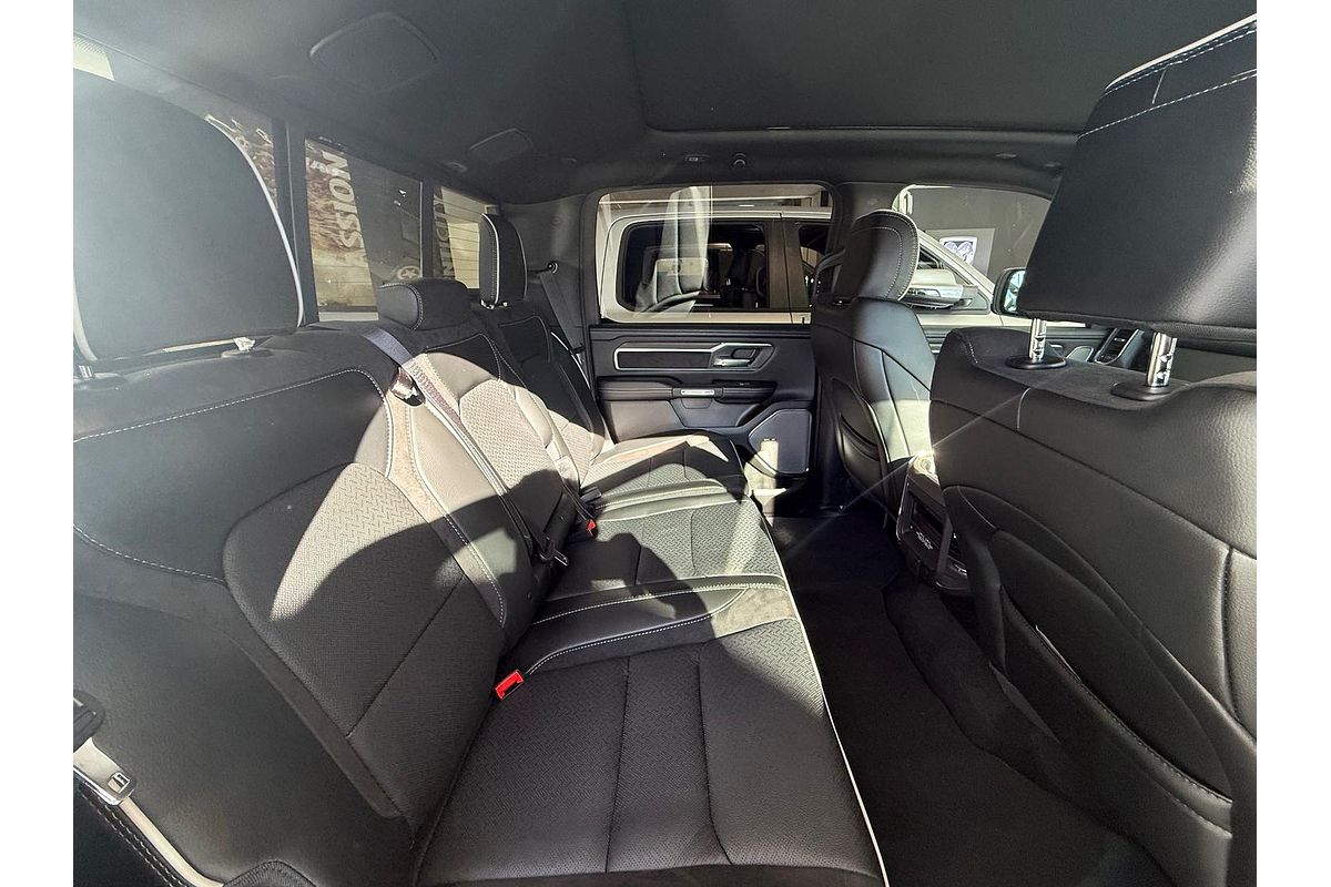 2025 RAM 1500 Laramie Sport Hurricane SO RamBox DT 4X4 SWB
