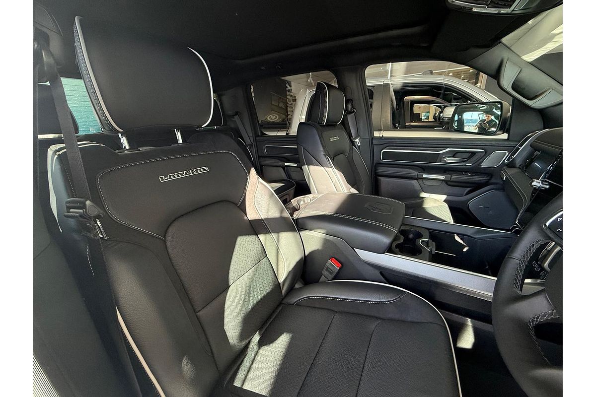 2025 RAM 1500 Laramie Sport Hurricane SO RamBox DT 4X4 SWB