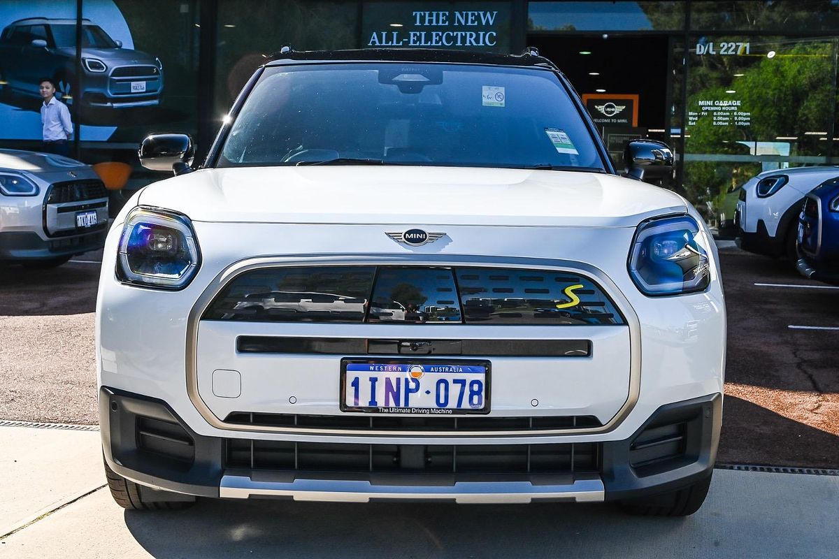 2024 MINI Countryman SE Favoured U25