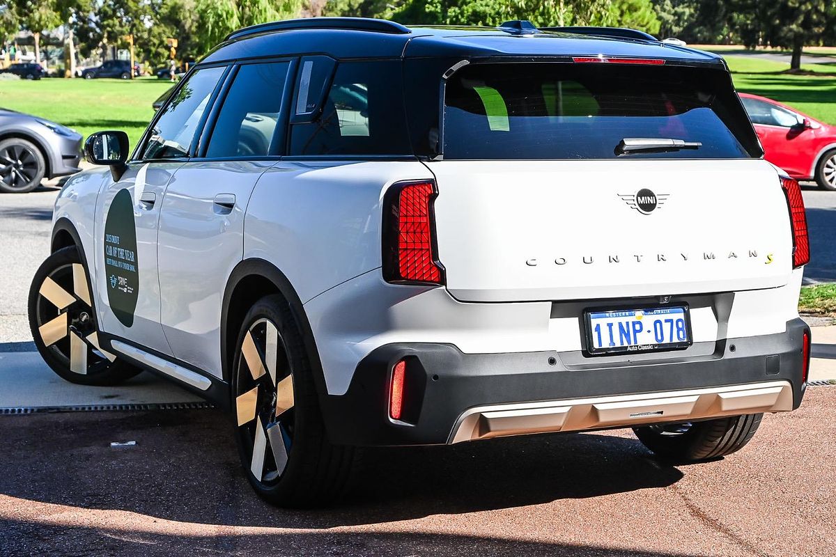 2024 MINI Countryman SE Favoured U25