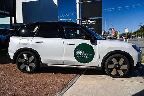 2024 MINI Countryman SE Favoured U25