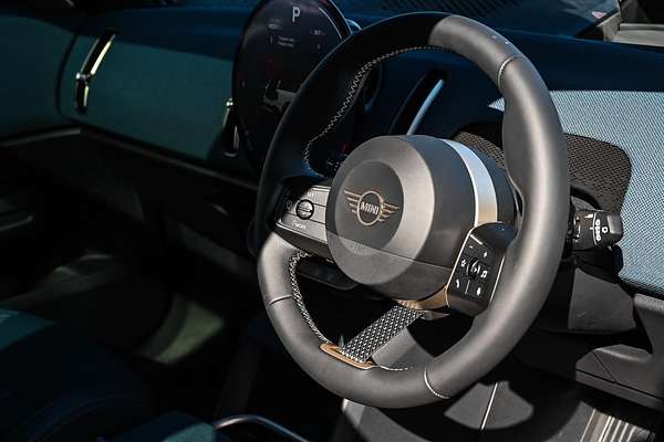 2024 MINI Countryman SE Favoured U25