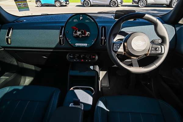 2024 MINI Countryman SE Favoured U25