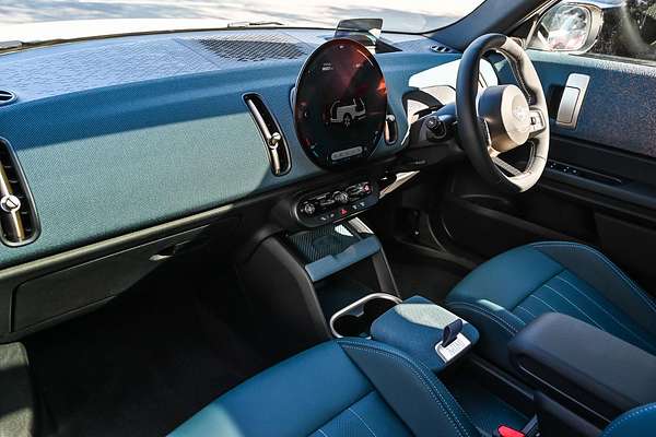 2024 MINI Countryman SE Favoured U25