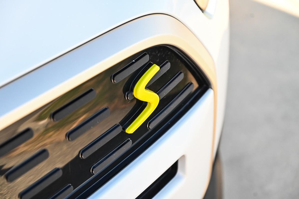 2024 MINI Countryman SE Favoured U25