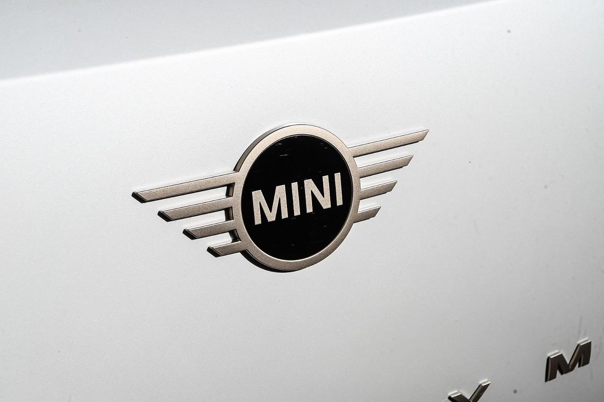 2024 MINI Countryman SE Favoured U25