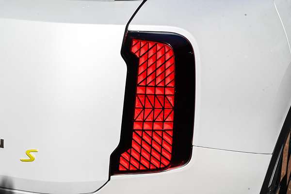 2024 MINI Countryman SE Favoured U25
