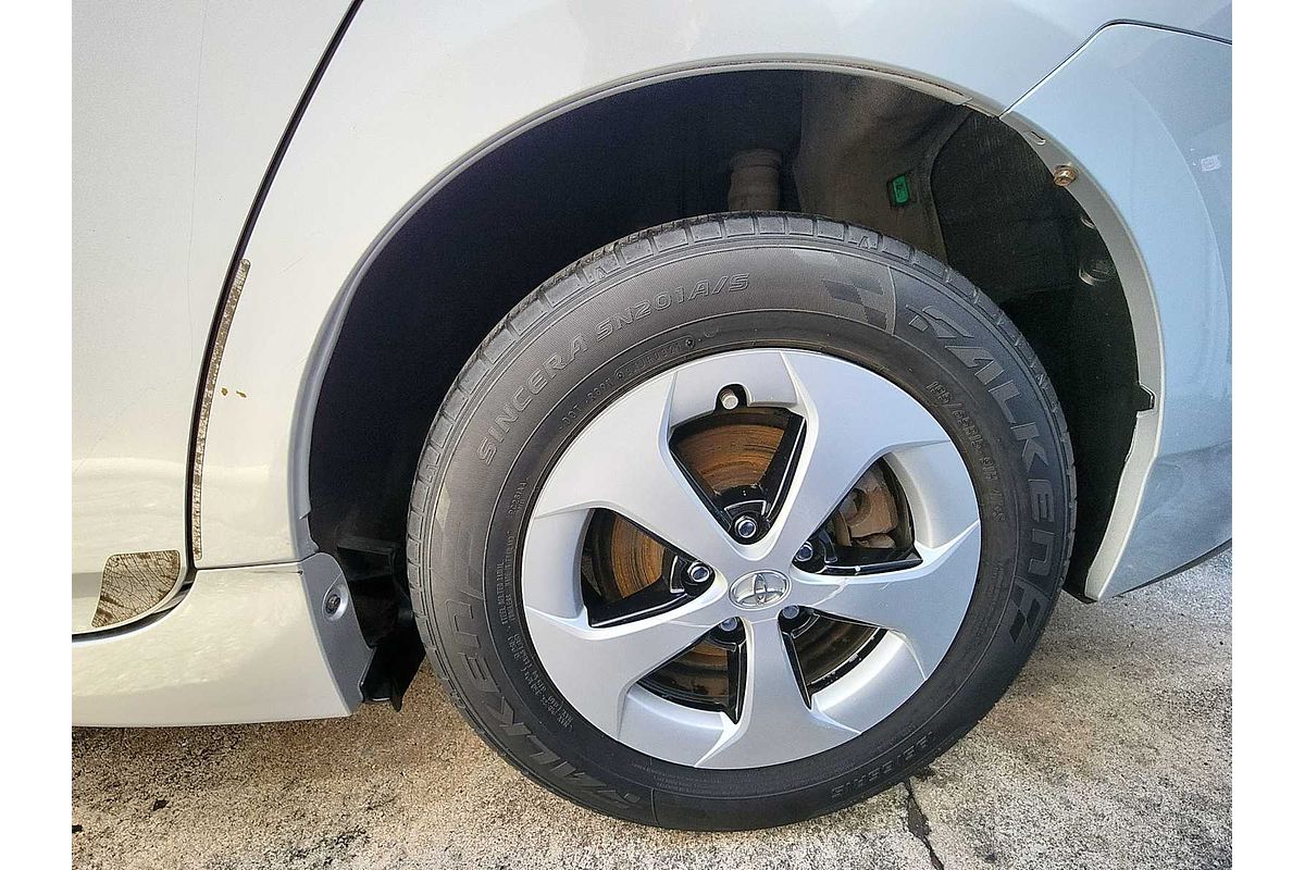 2014 Toyota Prius Three