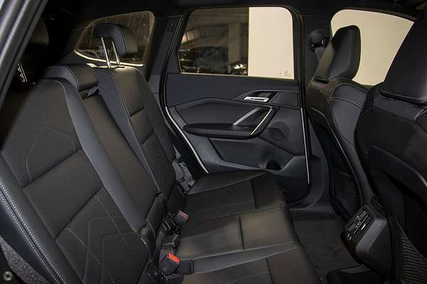 2024 BMW iX1 xDrive30 M Sport U11