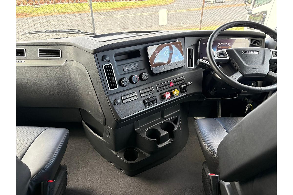 2024 Freightliner Cascadia 126