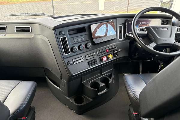 2024 Freightliner Cascadia 126