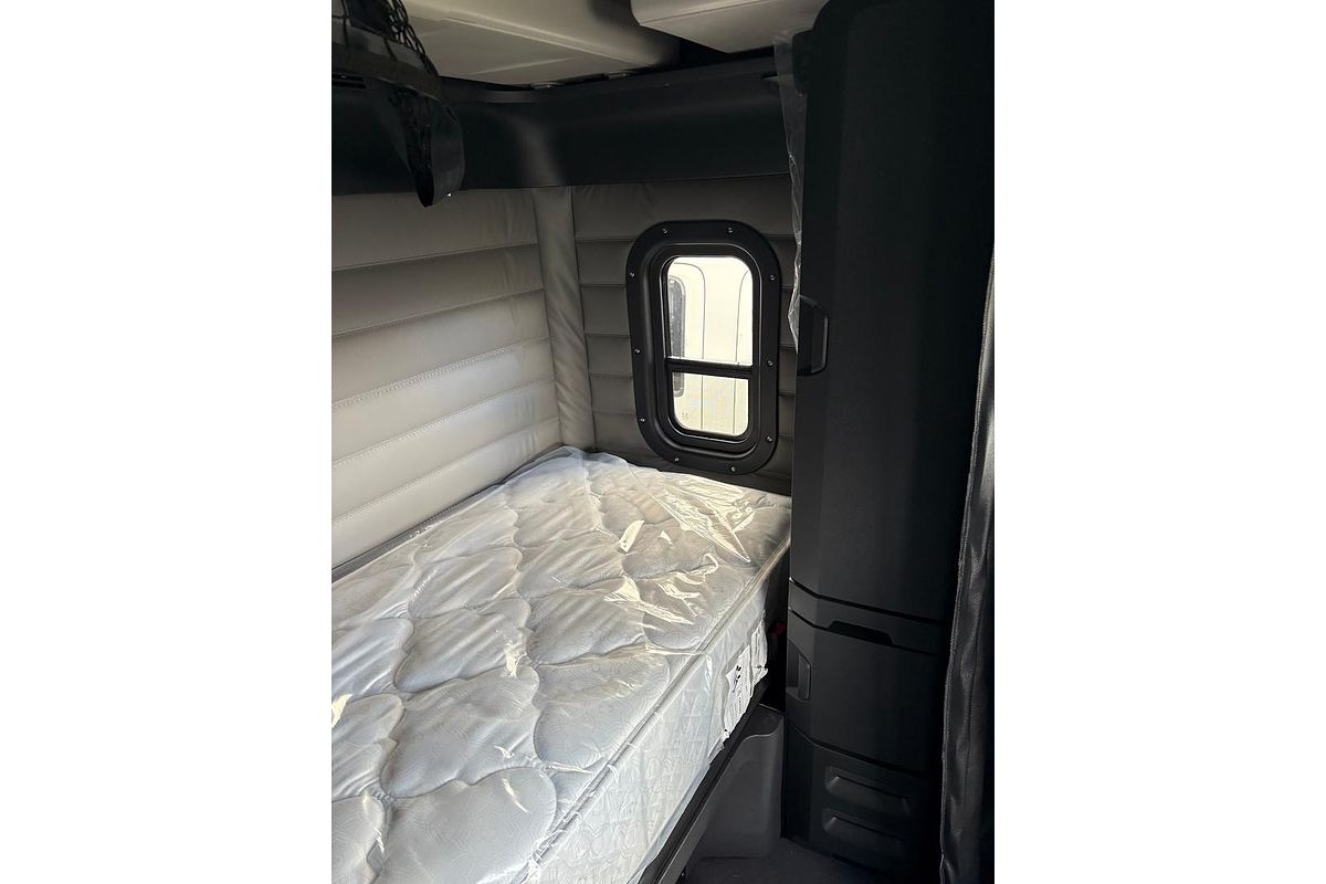 2024 Freightliner Cascadia 126