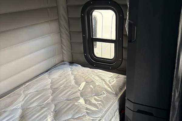 2024 Freightliner Cascadia 126