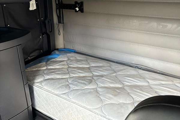 2024 Freightliner Cascadia 126