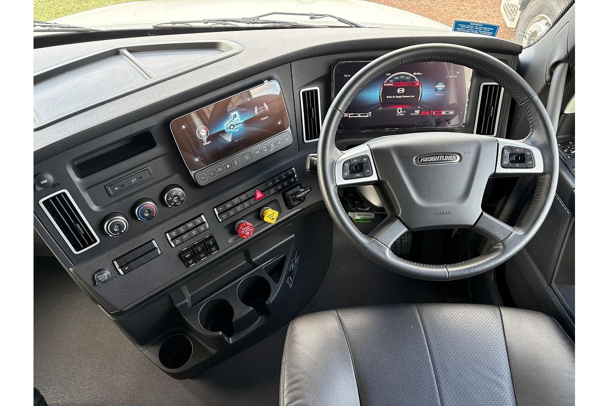 2024 Freightliner Cascadia 126